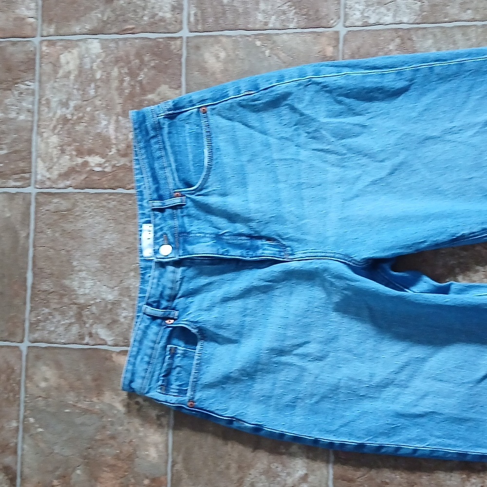 GUC Loft  "The Straight" Faded Blue Jeans Size 12/31 - Picture 2 of 6